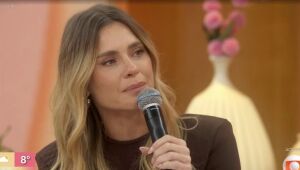 Carolina Dieckmann se emocionou e demonstrou otimismo ao falar sobre o novo tratamento de Preta Gil contra o câncer