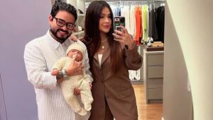 Yudi Tamashiro, ex-apresentador do Bom Dia & Cia, e Mila Braga com o filho Davi Yudi, nascido em 19 de maio. 