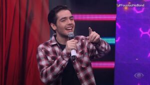 João Silva deixa a Band para se tornar apresentador do SBT.  