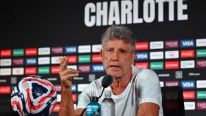 Renato Gaúcho usa queda do Flamengo em estratégia do Fluminense contra a Inter: 'Erro zero' 