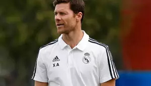 Xabi Alonso cita perda de controle contra o Dortmund: 'Muita coisa aconteceu em pouco tempo'