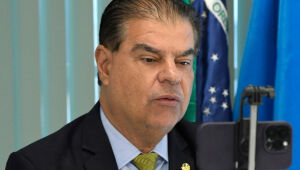 Senador Nelsinho Trad pede diálogo com os EUA para evitar tarifa de 50% que já afeta exportações brasileiras de mel e pescados.
