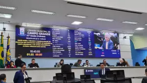 Sessão da Câmara Municipal de Campo Grande durante votação do projeto que proibia a venda de produtos com arsênio. Proposta foi aprovada pelos vereadores, mas depois vetada pela prefeita Adriane Lopes. 