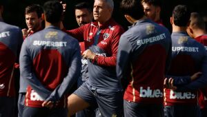 Crespo foi contratado para a segunda passagem pelo São Paulo com objetivo de recuperar equipe no Brasileirão. 