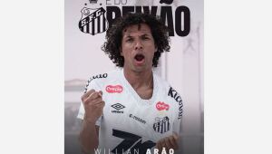 Santos reforça o meio-campo e oficializa a contratação do volante Willian Arão