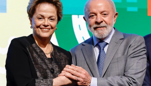 Presidente Luiz Inácio Lula da Silva e a presidente do Novo Banco de Desenvolvimento (NDB), Dilma Rousseff, durante a 10ª Reunião Anual do Conselho de Governadores do Novo Banco de Desenvolvimento (NDB).