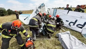 Avião de pequeno porte cai em Rio Preto. Duas pessoas morreram.  