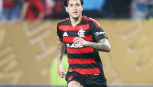 Pedro em ação pelo Flamengo: atacante segue nos planos e não será negociado, diz diretoria