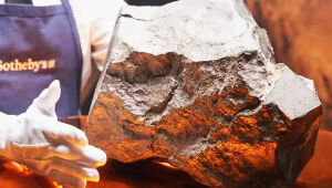 Meteorito de Marte com 25 kg será leiloado nesta quarta pela Sotheby's em Nova York; valor pode chegar a US$ 4 milhões.