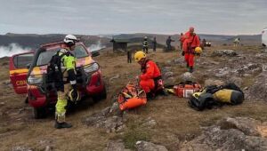 Equipe do Corpo de Bombeiros atua no resgate de criança em cânion em Cambará do Sul. 
