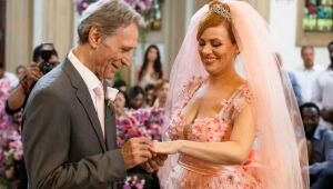 Casamento de Aldeíde (Karine Teles) e Laudelino (Herson Capri) em 'Vale Tudo' 