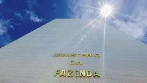 IFI destaca que Fazenda conseguiu reduzir o déficit, mas estima dificuldades para o restante do ano e o próximo 