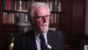 O empresário Franc Roddam durante entrevista a ONG britânica Scheherazade Foundation 