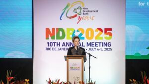 Presidente do NDB, Dilma Rousseff, em cerimônia de reunião anual no Rio. 
