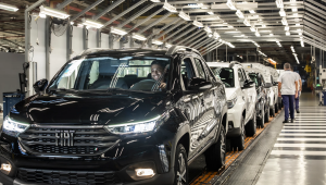 Linha de montagem da Fiat em Betim (MG), onde são produzidos os modelos que já recebem o desconto do IPI zero antecipado.