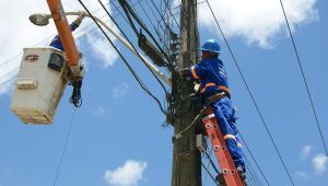 Fios de cobre furtados são frequentemente vendidos de forma ilegal, afetando serviços e causando prejuízos às empresas