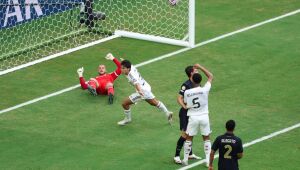 Gonzalo Garcia fez o único gol do jogo, classificando o Real Madrid para as quartas de final. 