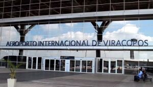 Funcionário morre durante manutenção em Viracopos; aeroporto ficou fechado por 4h e teve voos cancelados e atrasos.