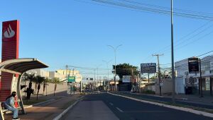 Rajadas de vento e baixa umidade do ar também marcam a previsão para o Estado.
