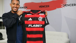 Samuel Lino é apresentado como a maior contratação da história do Flamengo e promete muito trabalho