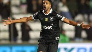 Chris Ramos brilha em estreia e Botafogo vence Juventude por 3 a 1 no Brasileirão.