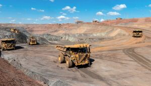 Os Estados Unidos incluíram o cobre em sua lista de minérios críticos, buscando aumentar a segurança do fornecimento e a resiliência econômica nacional.