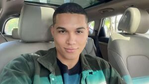 Yago Luiz de Campos, de 25 anos, morreu em Mykonos, enquanto seu amigo Ryan Silveira, de 23 anos, sobreviveu, mas não lembra o que ocorreu.