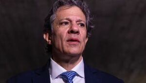 Ministro da Fazenda, Fernando Haddad, reforça a necessidade de compensação de receitas no projeto de ampliação da isenção do IR.