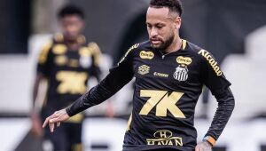 Neymar treina com o elenco e pode reforçar o Santos no duelo contra o Fluminense, na Vila Belmiro