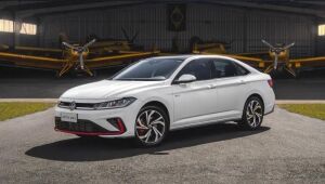 Novo Jetta GLI chega em outubro com cara renovada