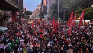Esquerda prepara atos em cerca de 40 cidades em meio a mobilizações de bolsonaristas