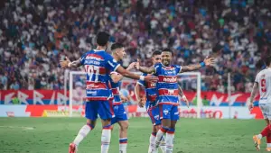 Fortaleza vence o Vitória na estreia de Palermo e volta a respirar no Brasileirão