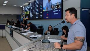 O empresário Márcio Ocampos usou a Tribuna da Câmara Municipal para pedir que a rua volte ao modelo anterior de tráfego, com faixa exclusiva de ônibus no lado direito. 