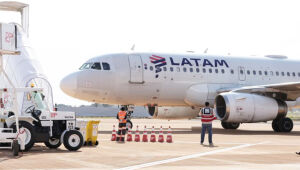 Primeiro voo da Latam decolou de Dourados nesta segunda (8) após mais de quatro anos sem operações regulares no aeroporto