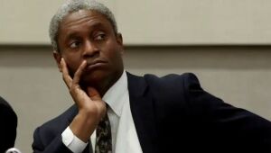 Presidente do Fed de Atlanta, Raphael Bostic, diz que corte de juros dependerá dos próximos dados da economia
