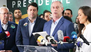 Ciro Gomes é acusado de reincidir em ofensas contra Janaína Farias, prefeita de Crateús e ex-senadora