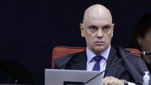 Moraes afirma que Bolsonaro discutiu minuta golpista com cúpula militar antes dos atos de 8 de janeiro