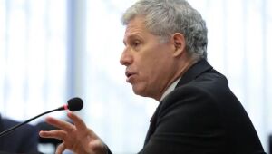 Ministro Paulo Teixeira prevê novas quedas de tarifas dos EUA sobre produtos brasileiros