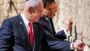 Marco Rubio visita o Muro das Lamentações ao lado de Benjamin Netanyahu durante viagem oficial a Israel