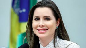 Caroline de Toni anunciou renúncia à liderança da Minoria em favor de Eduardo Bolsonaro