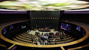 Deputados analisam emenda que altera MP da Tarifa Social de Energia Elétrica, em Brasília.