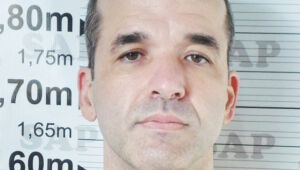 Thiago Brennand cumpre pena por crimes de violência sexual e é condenado a mais 8 anos de prisão.