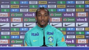 João Pedro fala sobre a chance de marcar seu primeiro gol pela seleção brasileira nas Eliminatórias.
