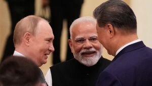 Putin, o primeiro-ministro indiano, Narendra Modi, e o presidente chinês, Xi Jinping, em Tianjin, China, na segunda-feira, 1º.
