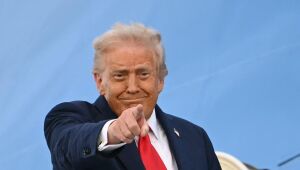 Com demissão de Cook, Trump tenta reformular o conselho do Fed.