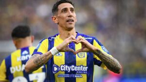 Di María faz golaço olímpico contra o Boca Juniors no Campeonato Argentino.