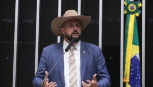 Deputado Zé Trovão foi condenado por danos morais contra sua ex-esposa.