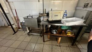 Açougue de Terenos é fechado com carne e leite impróprios para consumo