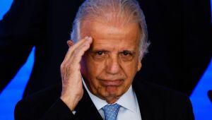 O ministro da Defesa se reuniu com o presidente Lula e comandantes militares no Alvorada.