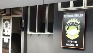 Delegacia onde caso foi registrado. Gestante foi mantida em cárcere por vários dias e agredida em via pública antes de ser resgatada pela PM em Inocência